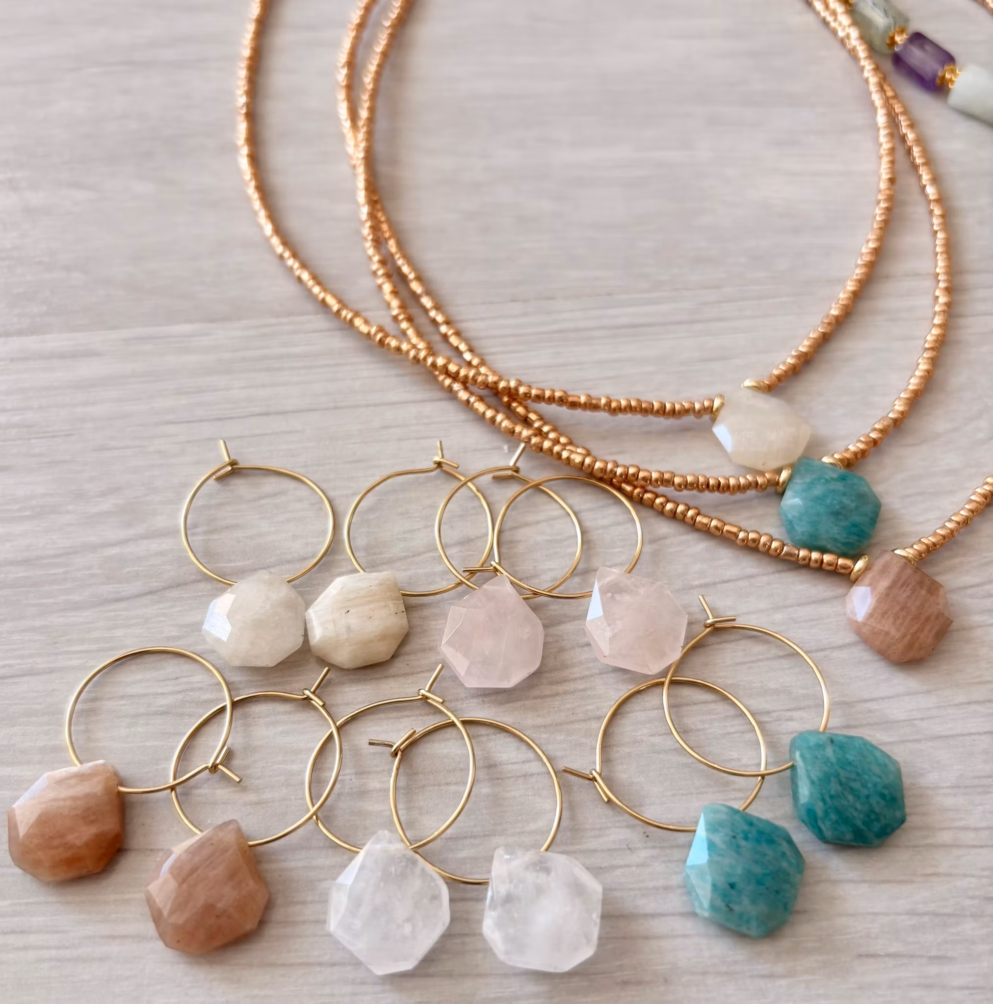 Rosenkvarts facetterad droppe 15 mm, 1 st