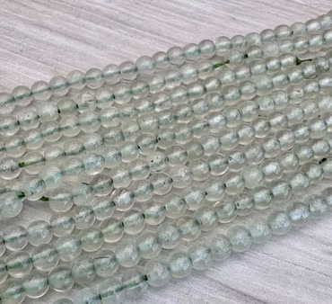 Prehnit 3-4 mm, 1 sträng