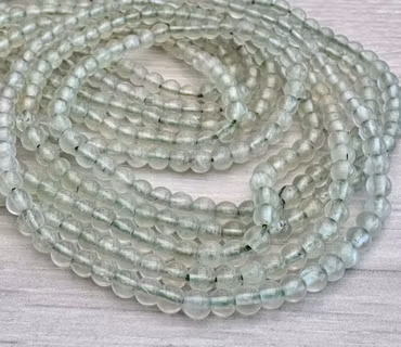 Prehnit 3-4 mm, 1 sträng