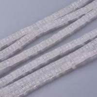 Bergkristall rondeller 4x2 mm, 1 sträng