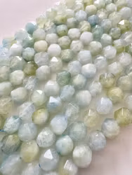 Jade 7x8 mm starcut aquamelerade, 1 sträng