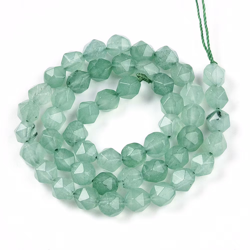 Jade 7x8 mm starcut gröna, 1 sträng
