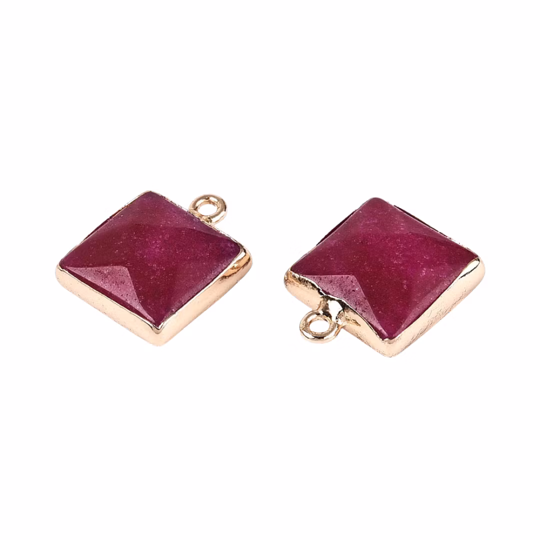 Guldfärgad berlock fyrkantig jade cerise, 1 st
