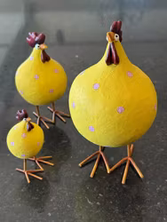 Höna Poppy gul 7,6 cm