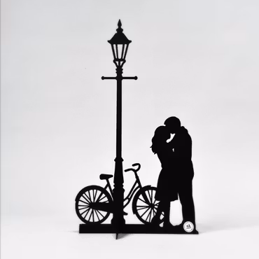 #Älska Plåt Kärlekspar under gatlykta