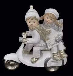 Vinterbarn på scooter