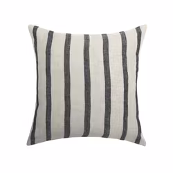 Kuddfodral Leo linne med svarta ränder 45 x 45 cm