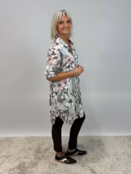Mix by Heart Nicolina långskjorta blommor beige