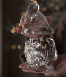 Majas Tomteburk i glas