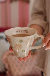Majas Cottage Mugg All you need is love & coffee