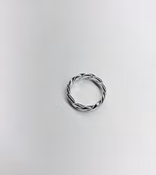 Grov flätad ring