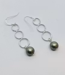 Örhängen fasta ringar och kulor