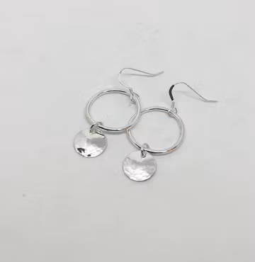 Örhängen ring med platta