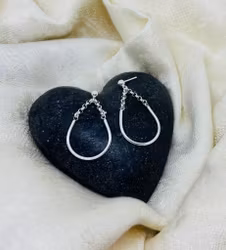 Örhängen droppar med kedja