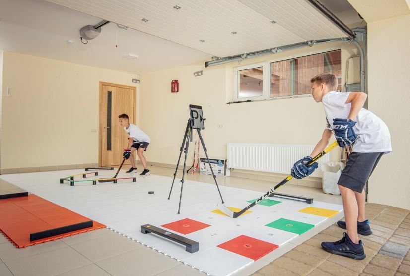 STICKHANDLING ZONE - iamhockey.no