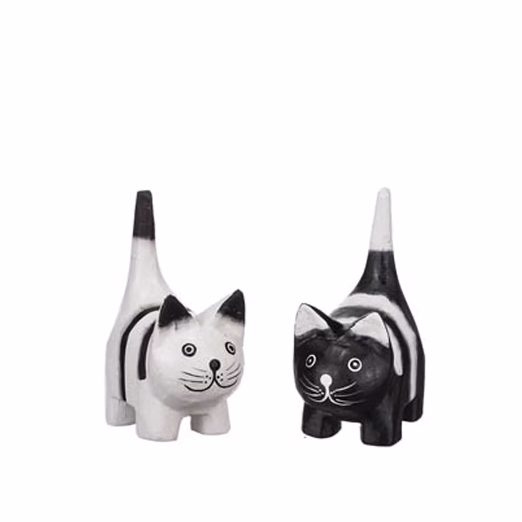 Stående katt i trä