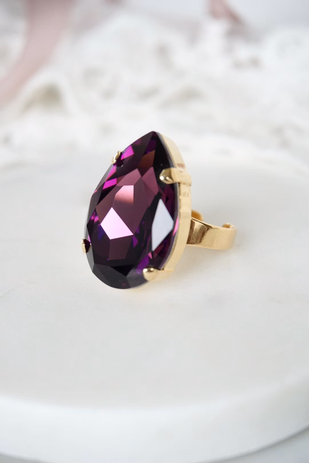 Daphne ring, mange farger, gull eller rhodium