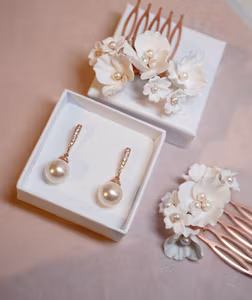 Dorabella øredobber i sølv, rosegull eller gull