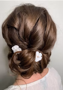 To store blomster på hårnål