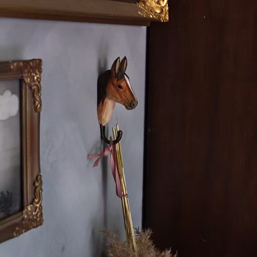 Handsnidad Krok Häst