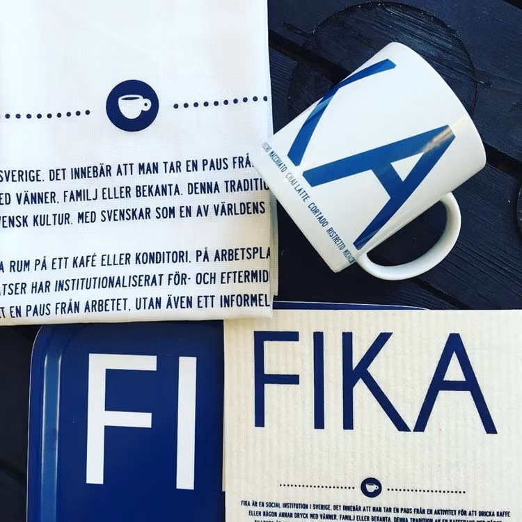 Bricka FIKA, Blå / Vit (with English text)