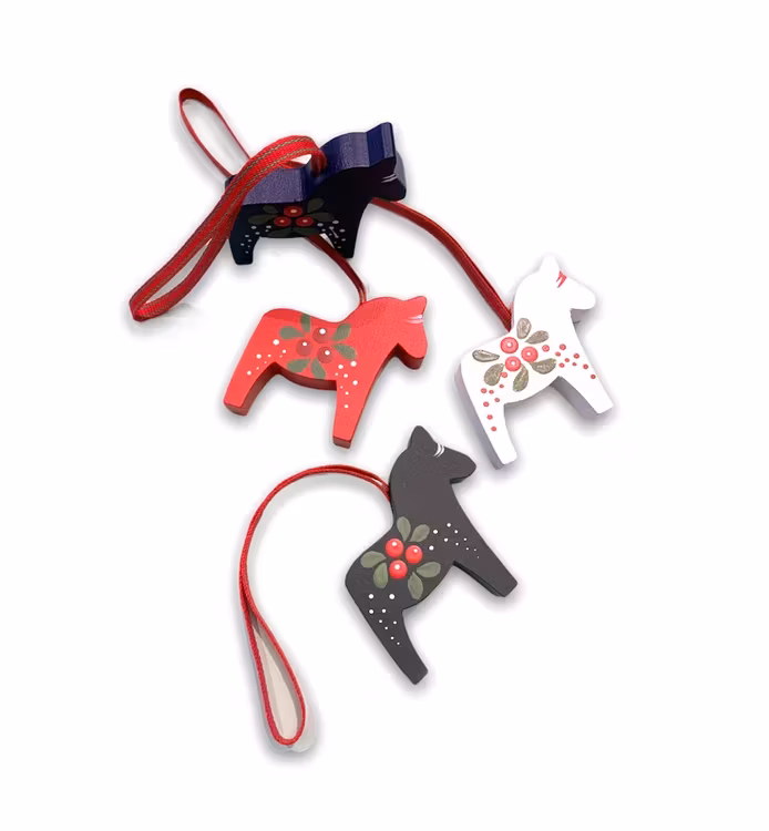 Julgranshänge Dalahäst med lingon motiv, vit
