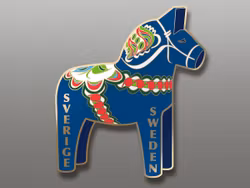 Metallmagnet im klassischen Dala-Pferde-Design. 2 Farben
