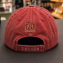 Robin Ruth Hunter Cap – Sweden Red