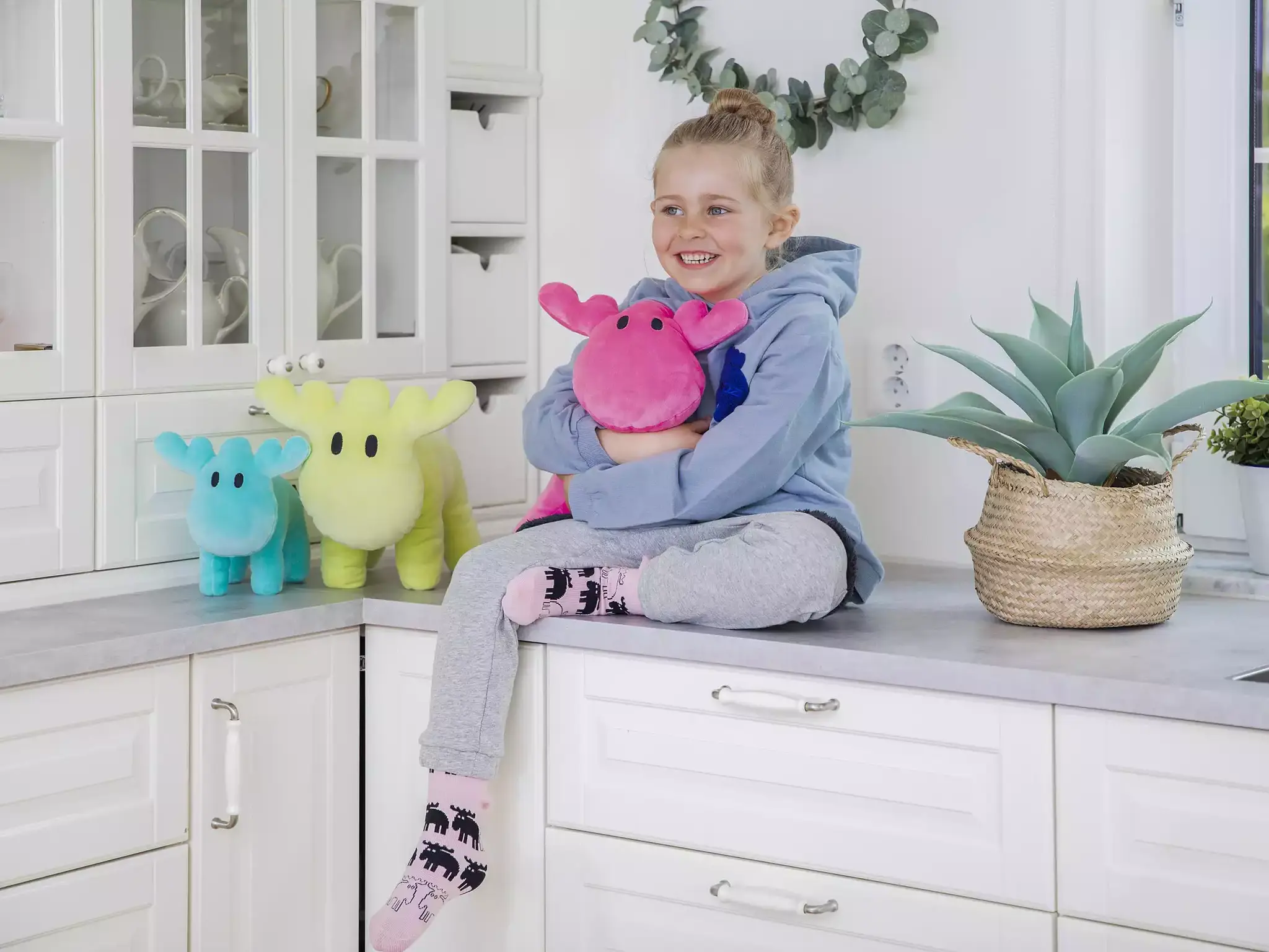 Stuffed animal: Moose, pink