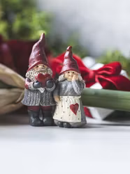 Santa Håkan and Stina Kiss, H.7.5cm