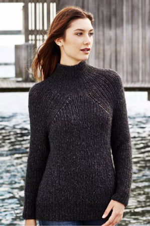 Sweater med djup raglan