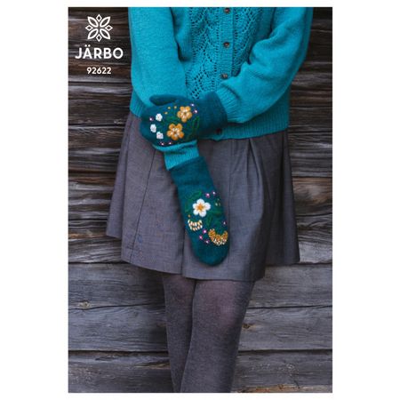 92622  Vintergäck - tovad och broderad vante