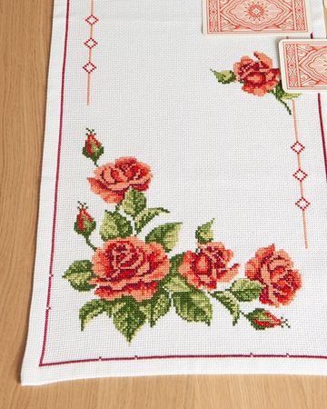 Rosor i dova färger - löpare