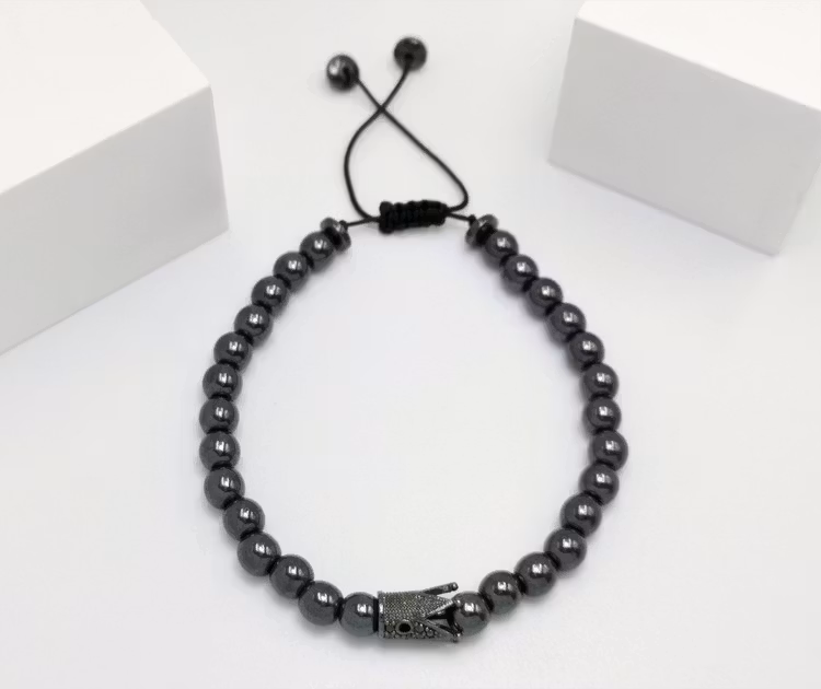 King Army Pärlarmband bild 2 är en otroligt snygg och elegant herr armband.