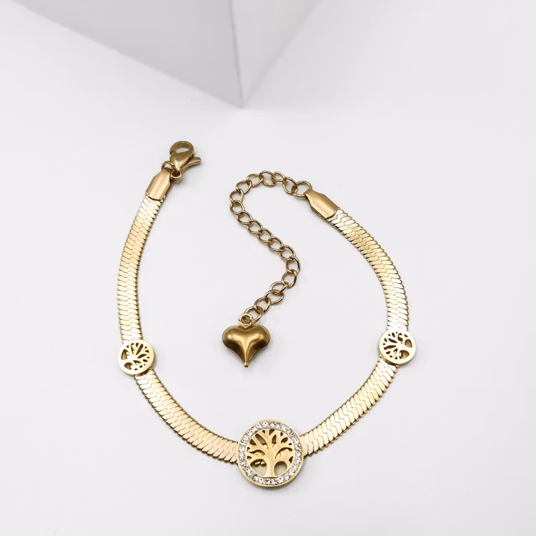 Tree of life Triology Armband bild 1 är en Elegant, tidlös, och modern accessoar. Otroligt Vacker design av SWEVALI för alla tillfälle. Smycken är av hög kvalité Stainless Steel. Passar perfekt för da