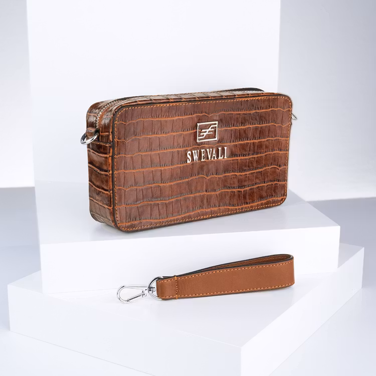 Leather sling bag "Croco carmine" The classy