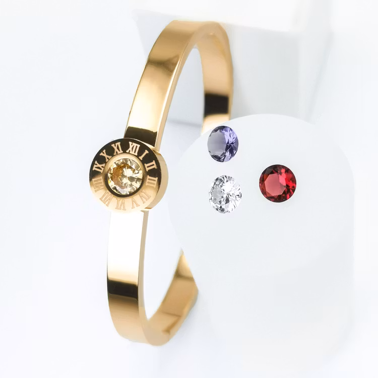 Queen Diamonds Armband bild 4 är en Elegant, tidlös, och modern accessoar. Otroligt Vacker design av SWEVALI för alla tillfälle. Smycken är av hög kvalité Stainless Steel. Passar perfekt för damer som