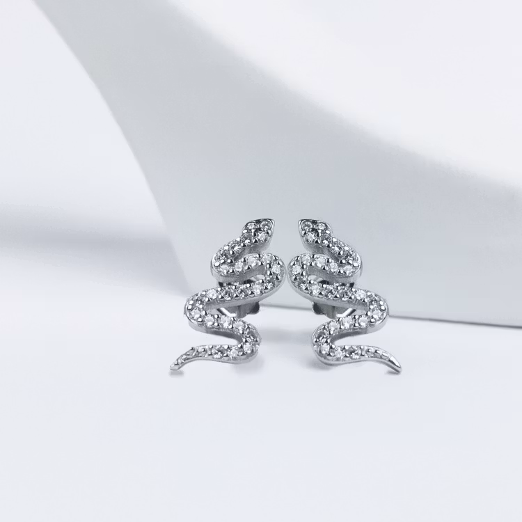 1 - Sneaky Snake Silver Örhänge 925 Modern and trendy earings and women jewelry and accessories
