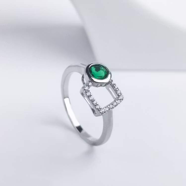 1- Baroness Mood Silver ring 925 Modern and trendy Silver Rings and women jewelry and accessories from SWEVALI fashion Sweden Modern and trendy Silver Rings and women jewelry and accessori