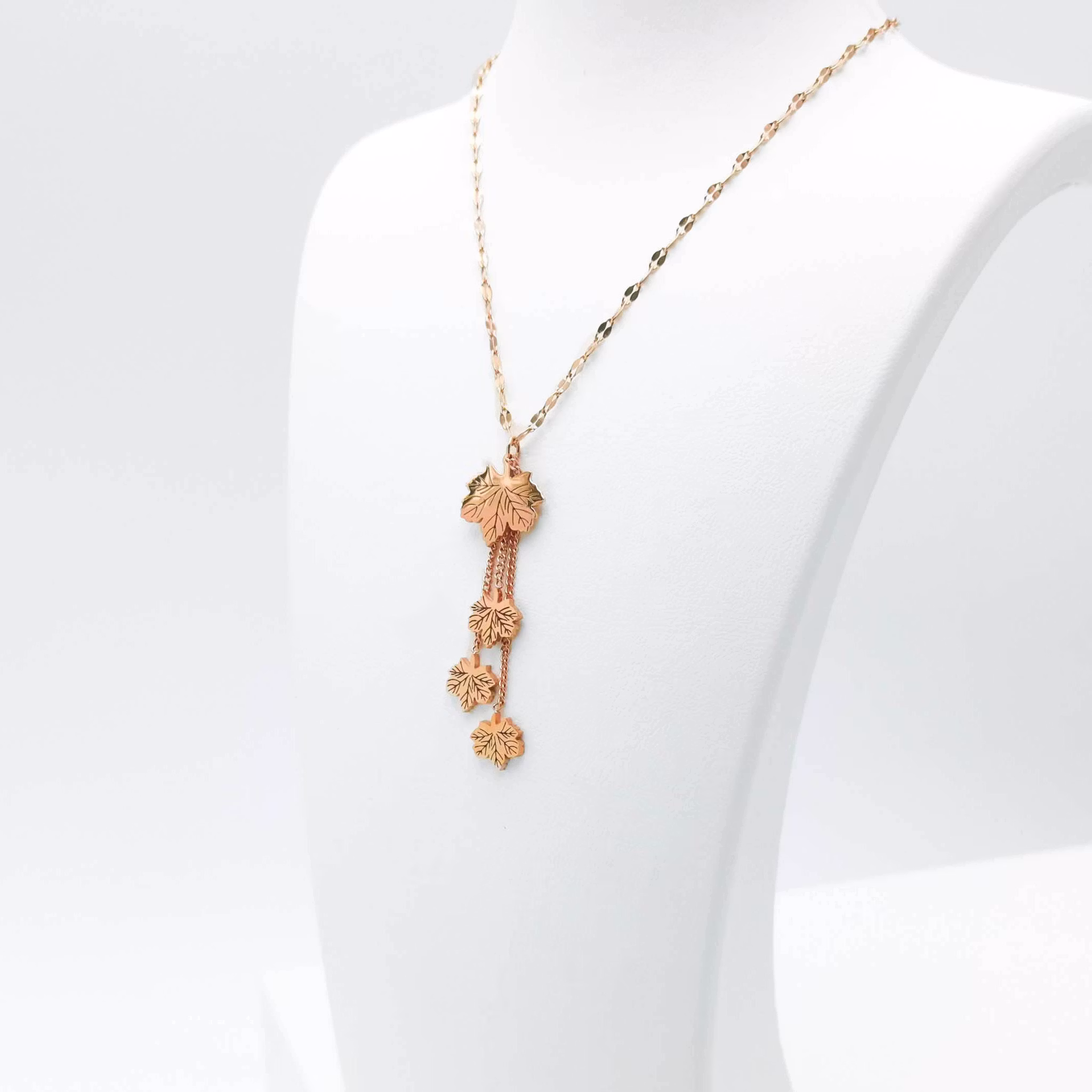 Lady Seasons bild 2 Dam halsband. Modern, stilren och exklusive Smycke.