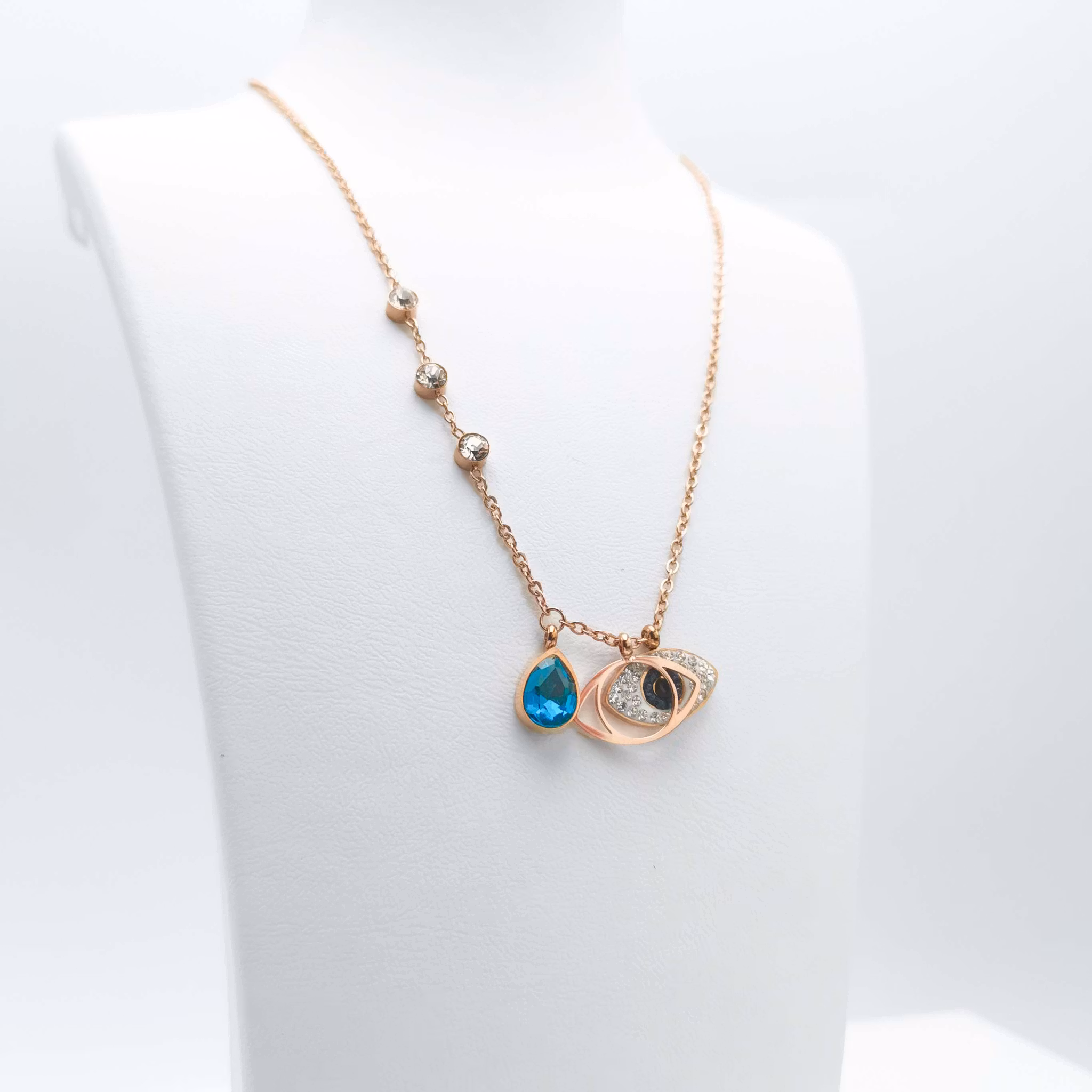 2- Lady Serenity Ultimate Halsband Modern and trendy Necklace and women jewelry and accessories from SWEVALI fashion Sweden