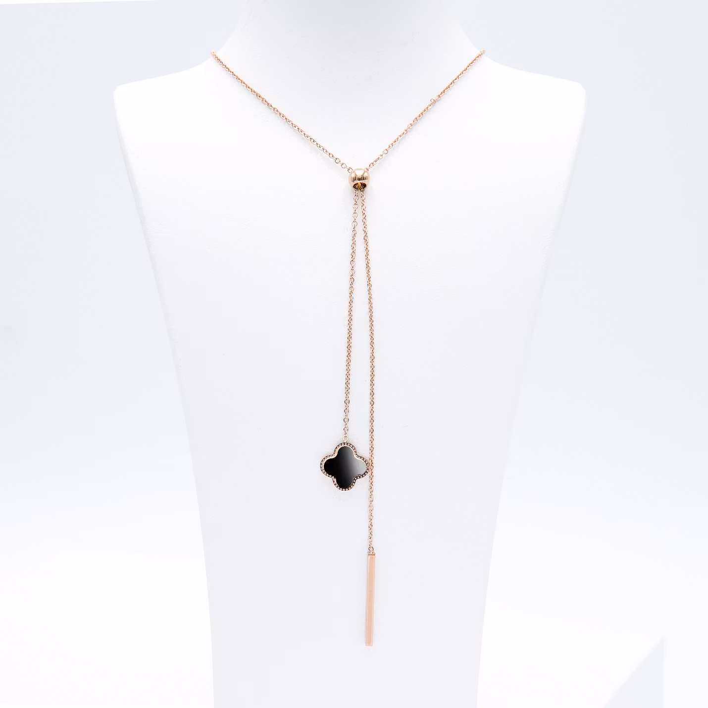 1- Clover Grace Brace Rose Edition Halsband Modern and trendy Necklace and women jewelry and accessories from SWEVALI fashion Sweden