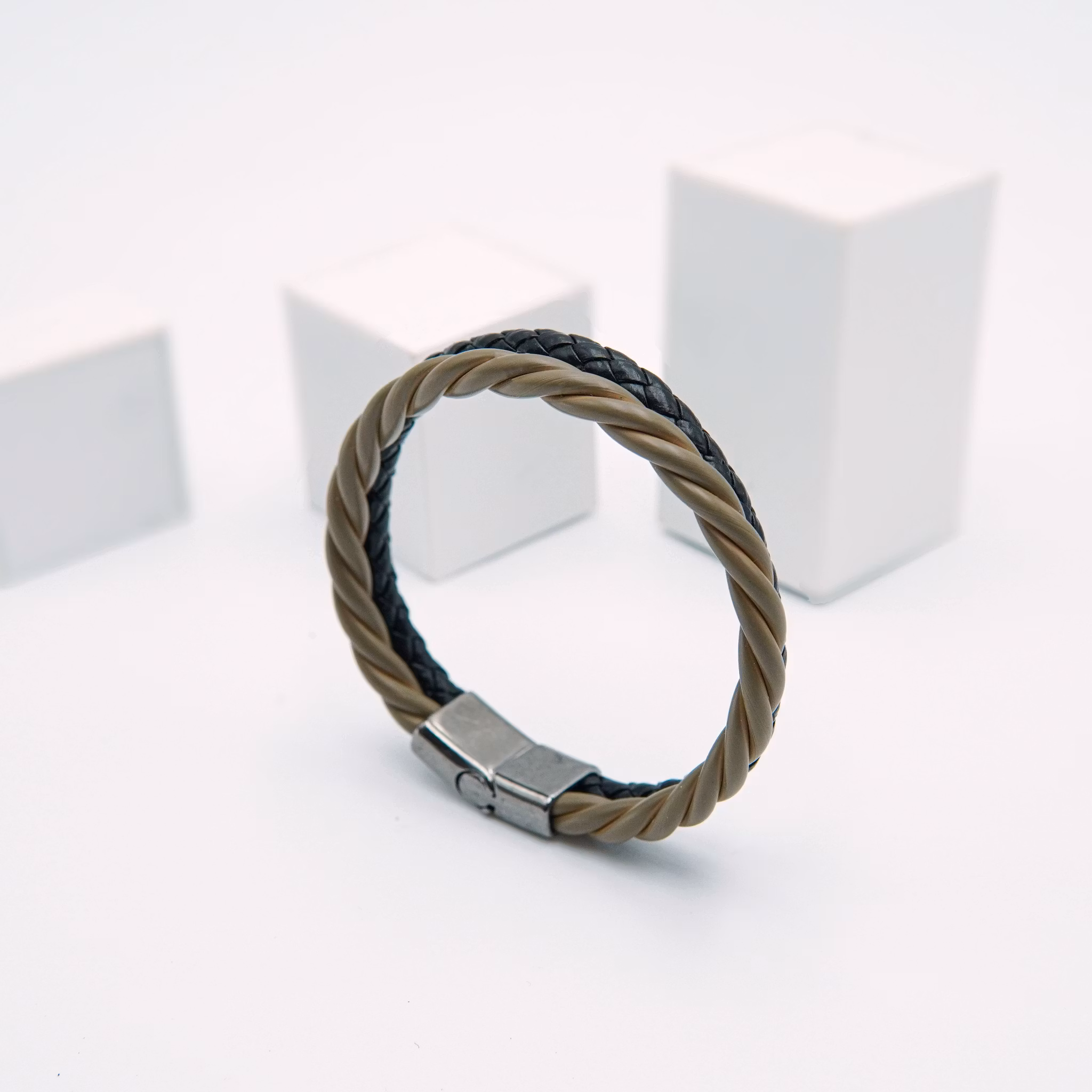 3 Personalities Light Black -  Herr Leather Armband - SWEVALI