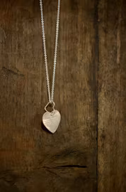 Heart to heart, ett hängsmycke i silver