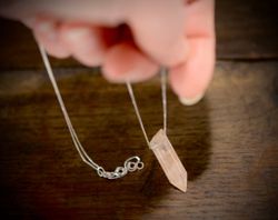 Gul aventurin på silverhalsband