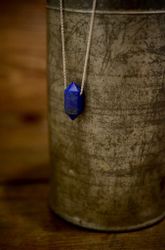 Lapis lazuli, dubbelspets på silverkedja
