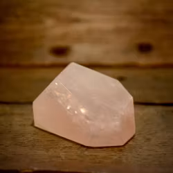Rosenkvarts, fri form, 294 gram