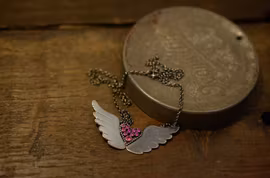 Oxiderat silverhalsband med hjärta