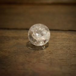 Bergkristall, 2,7 cm, klot, 28 gram