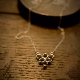 Fleur, silver halsband